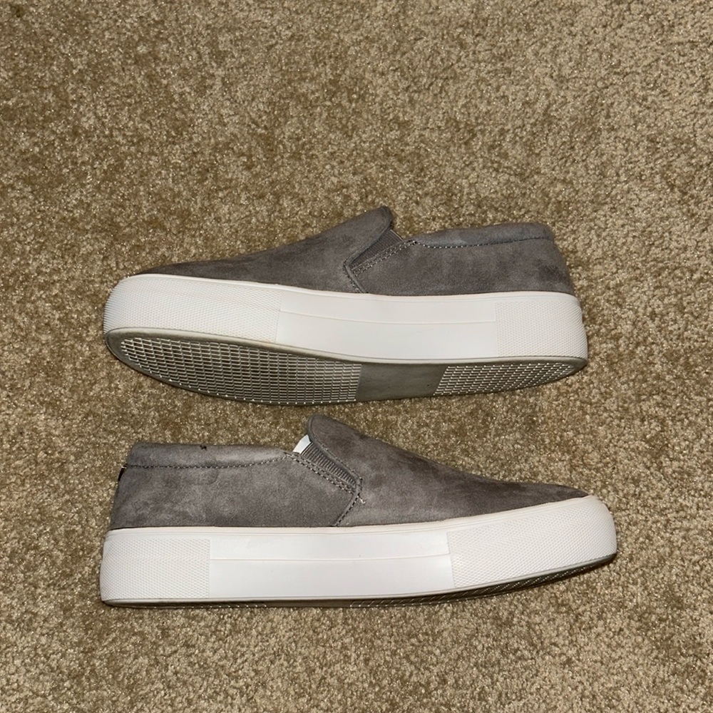 Lightly worn Steve Madden suede sneakers. Color Gray.